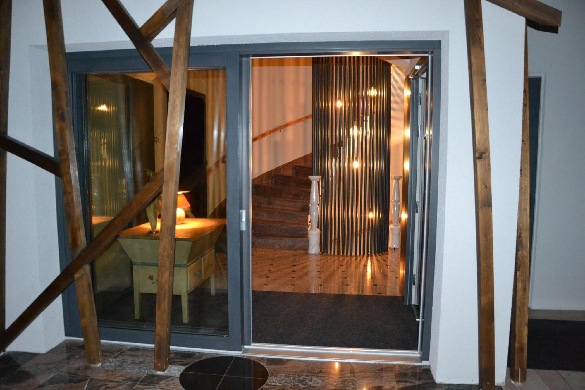 Hotel Rakar Trebnje Extérieur photo