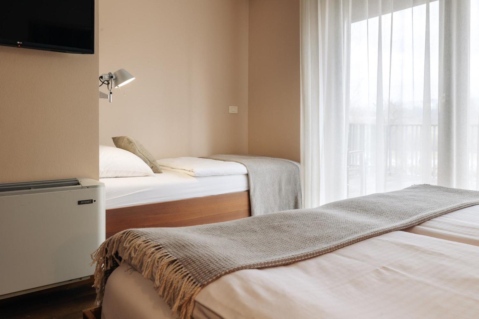 Hotel Rakar Trebnje Extérieur photo