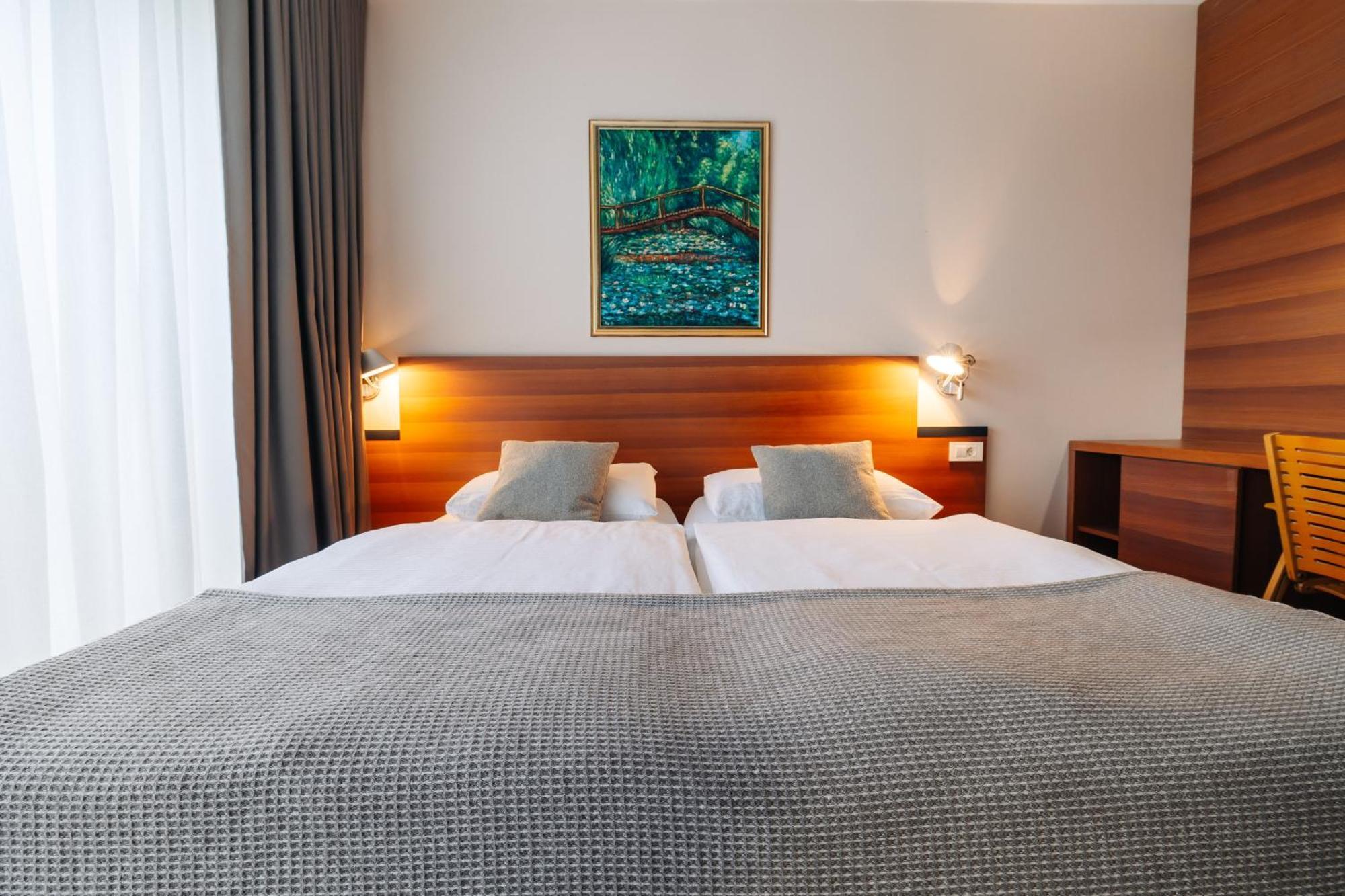 Hotel Rakar Trebnje Extérieur photo